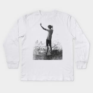 Oliver Sykes crowd retro Kids Long Sleeve T-Shirt